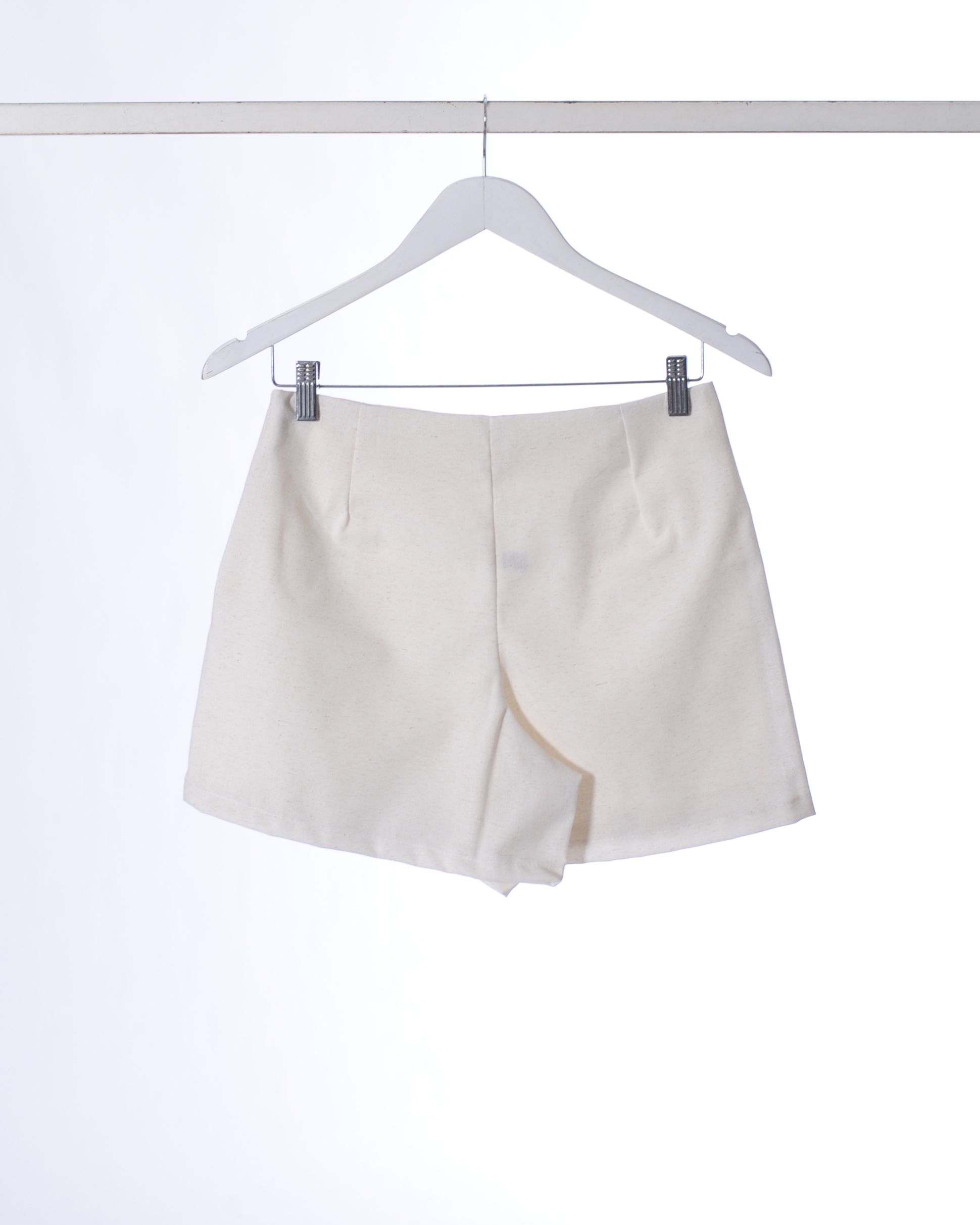 MAYRA - SHORT POLLERA LINO RIGIDO SASTRERO ARUBA