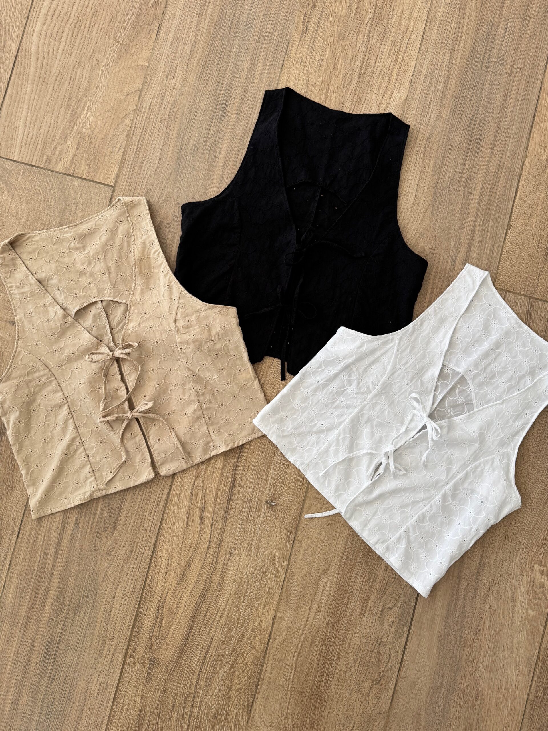 [SS26] SCARLET – BRODERIE PLANO