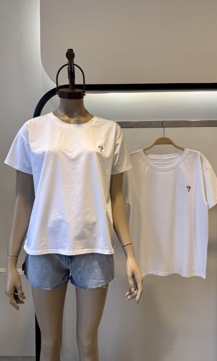 SNOOPY - REM IMPORTADA BORDADA BOXY FIT