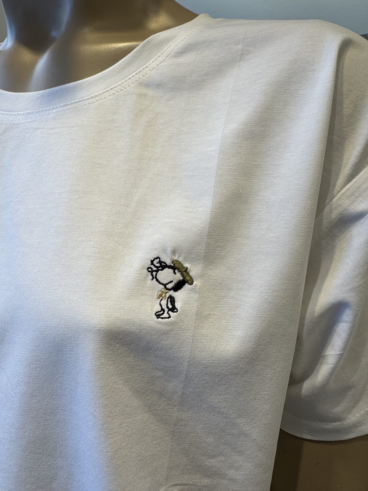 SNOOPY - REM IMPORTADA BORDADA BOXY FIT