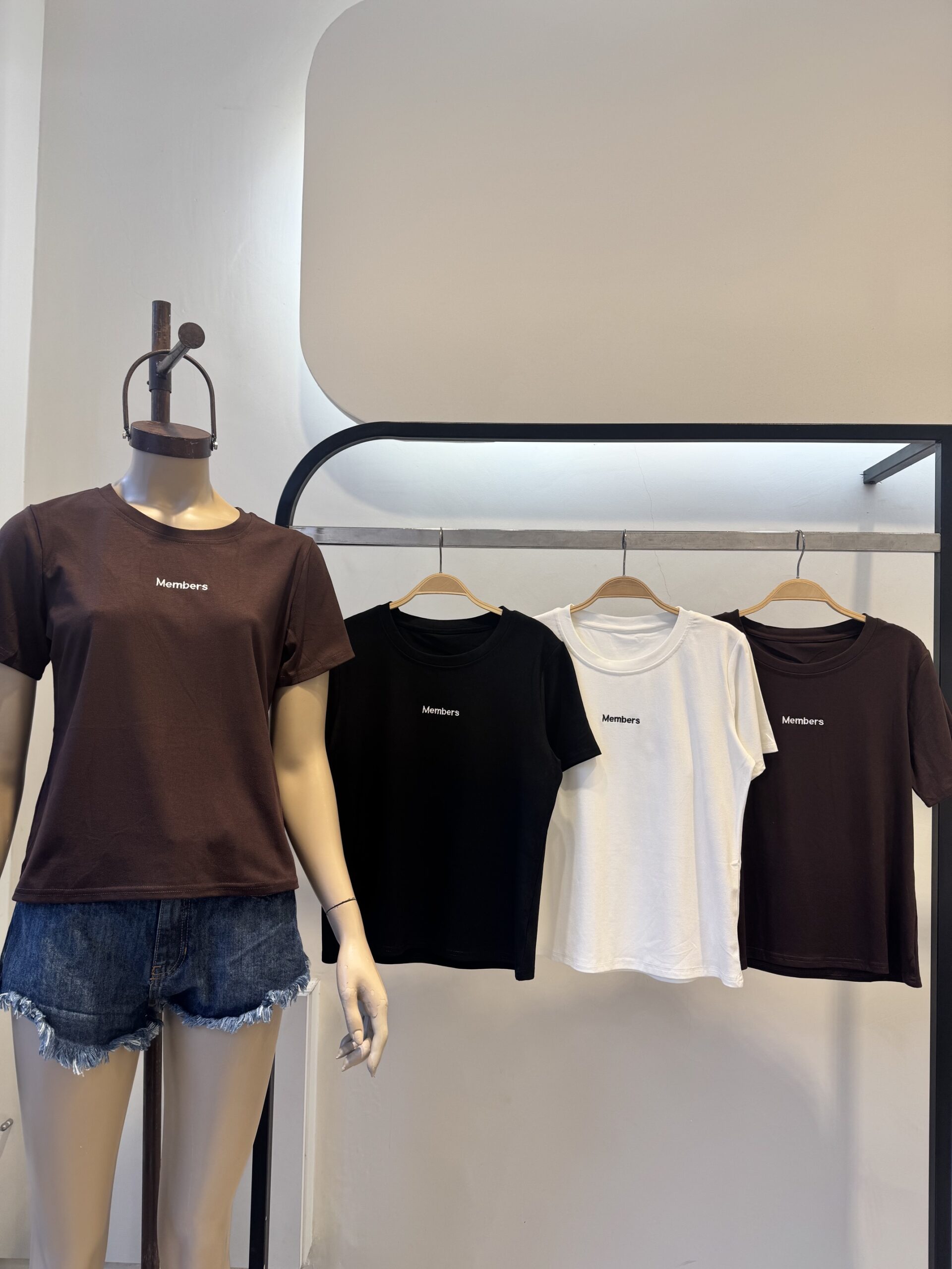 MEMBERS - REM IMPORTADA BORDADA REGULAR FIT