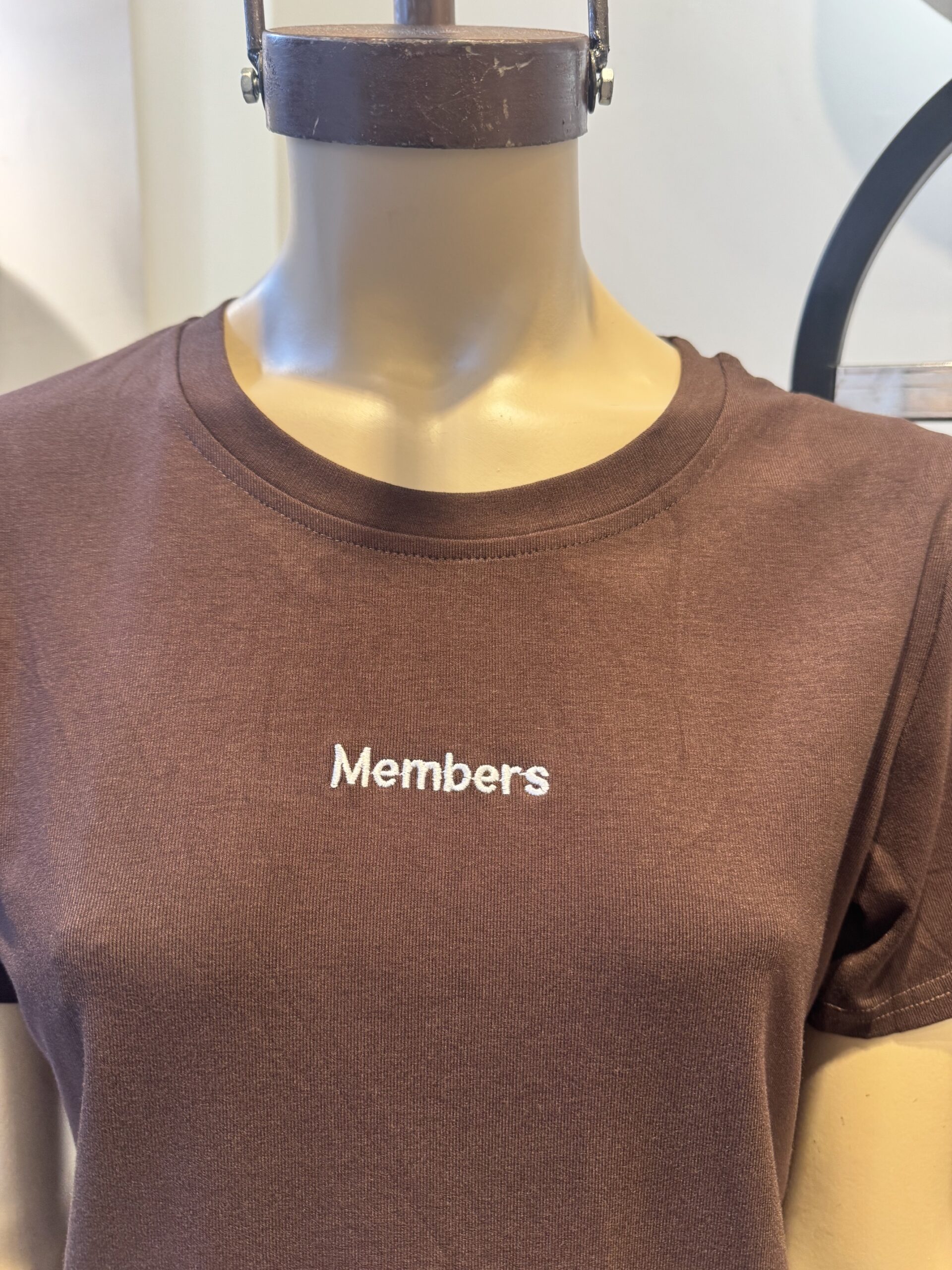 MEMBERS - REM IMPORTADA BORDADA REGULAR FIT