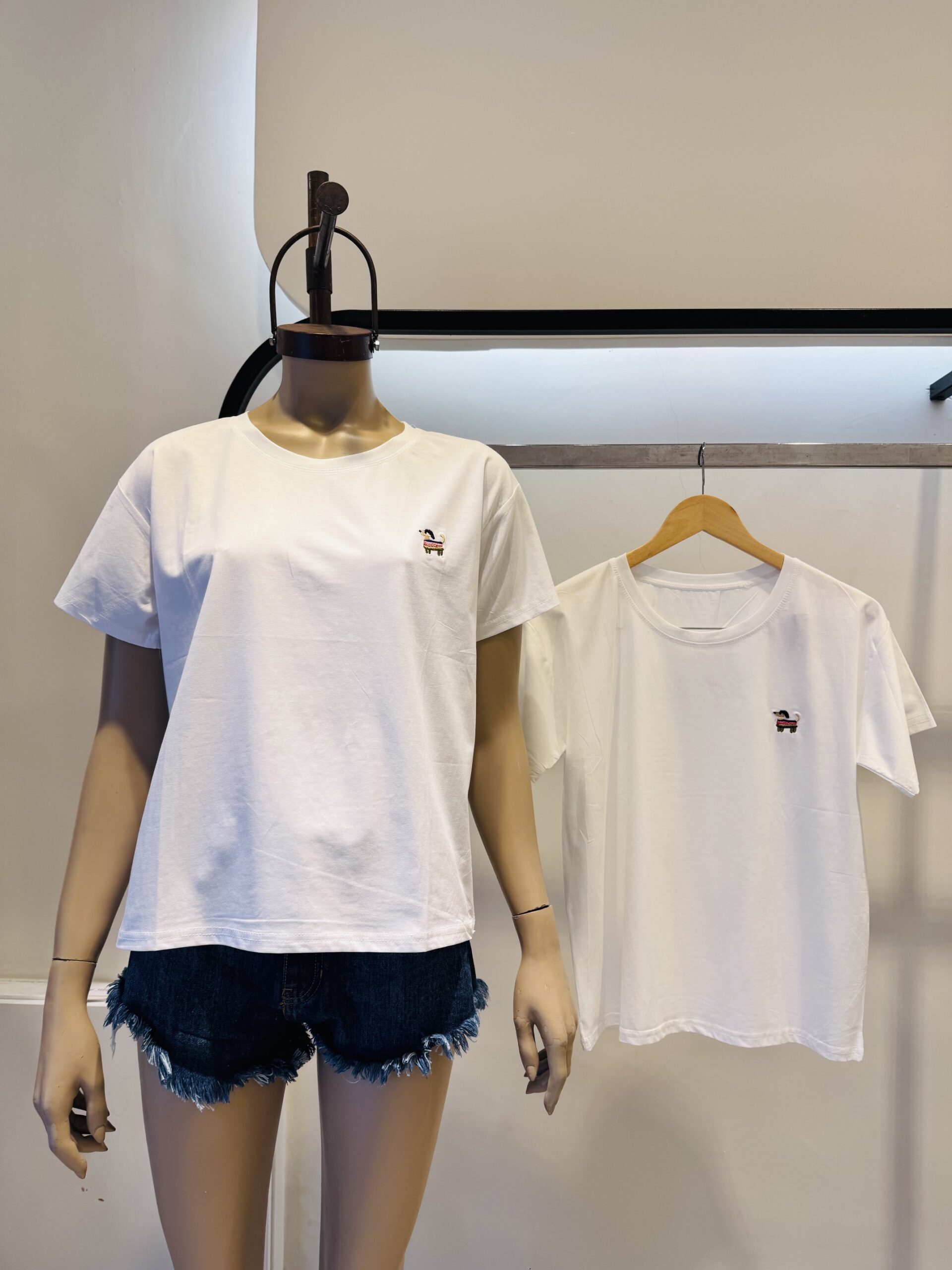 PANCHI - REM IMPORTADA CON BORDADO BOXY FIT