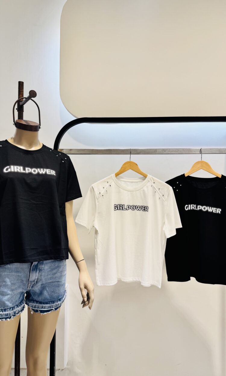 POWER - REMERA IMPORTADA CON TACHAS BOXY FIT