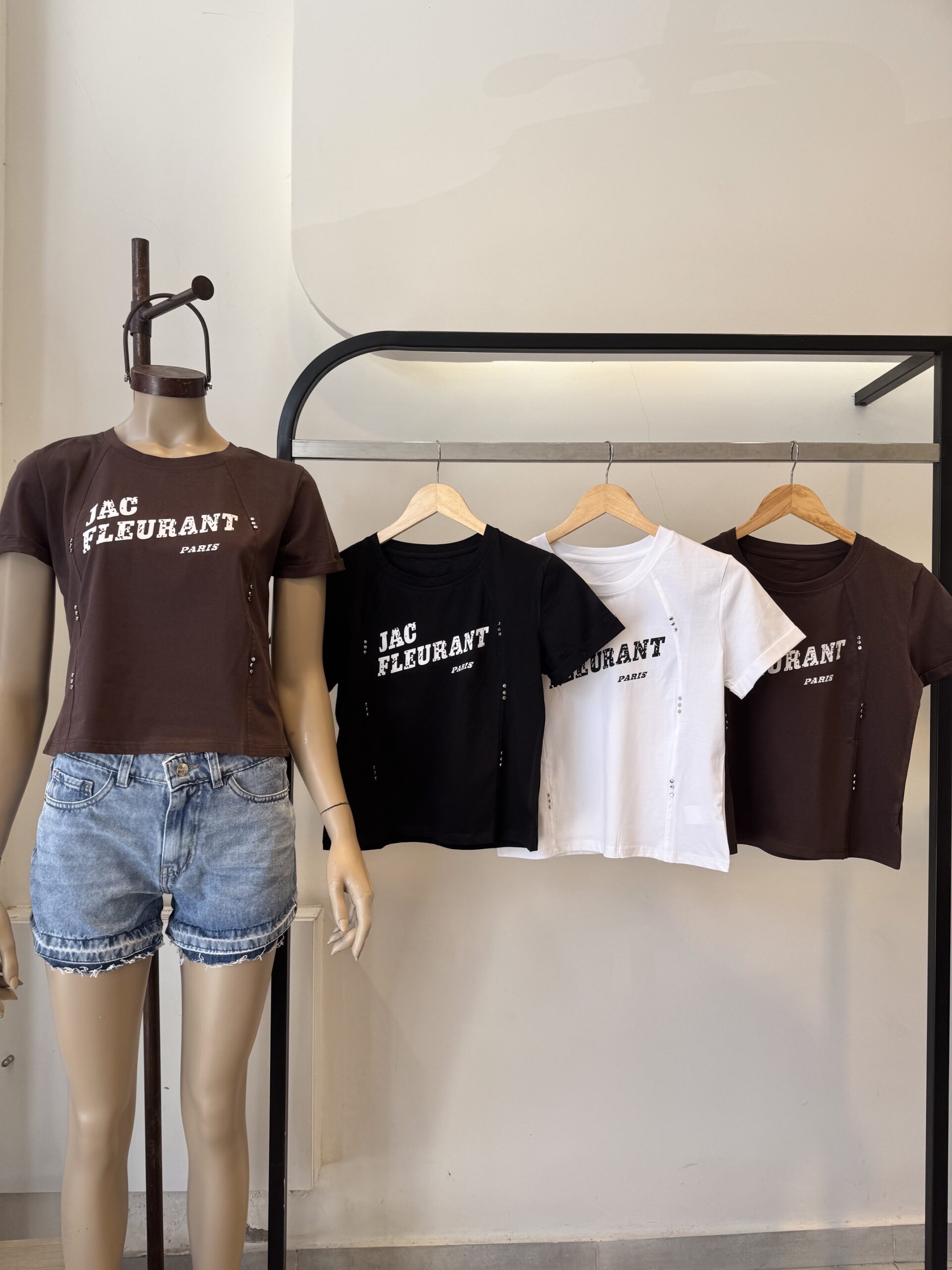 JAC - REM IMPORTADA CON TACHAS, REGULAR FIT