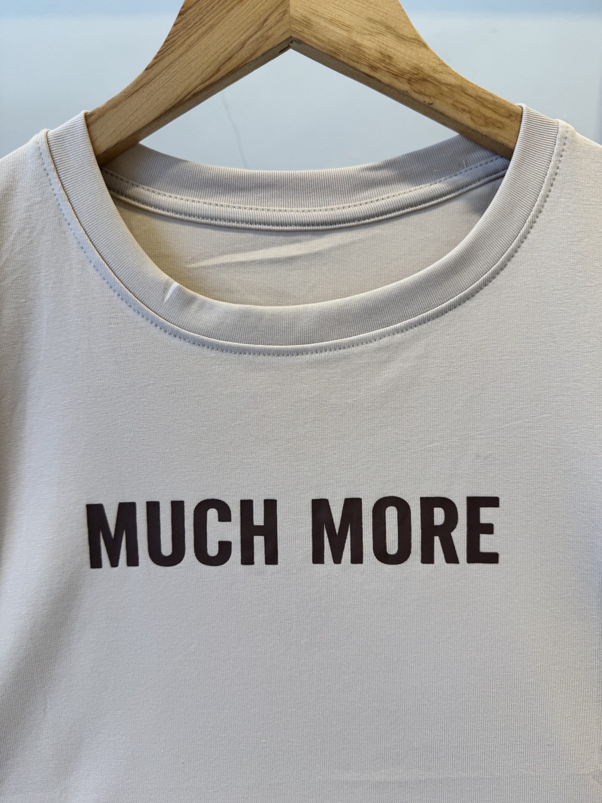 MUCHO - REMERA IMPORTADA CON ESTAPADA BOXY FIT