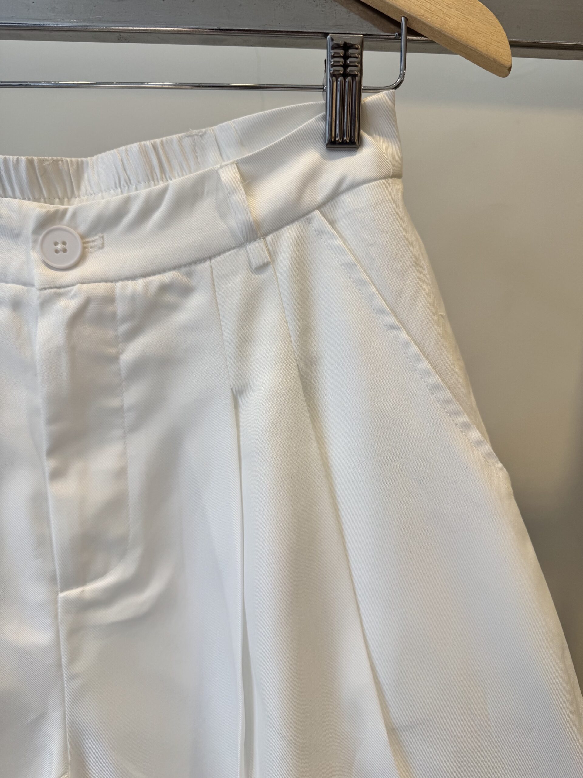 BERTA - BERMUDA IMPORTADA WIDE LEG CON PINZAS