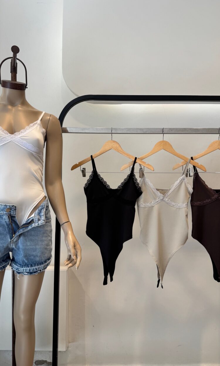 XIOMARA - BODY ESCOTE V CON PUNTILLA MICROFIBRA